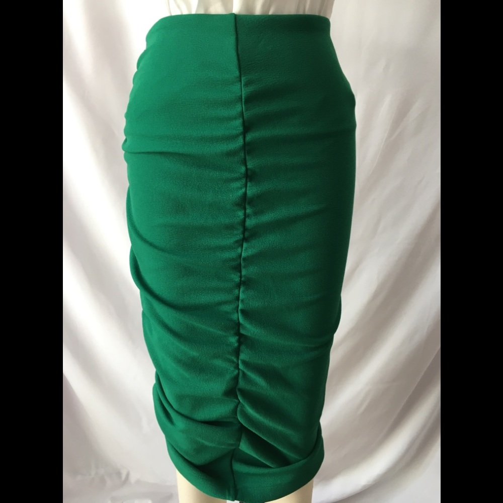 - Gabrielle union green NWT ruched pencil skirt